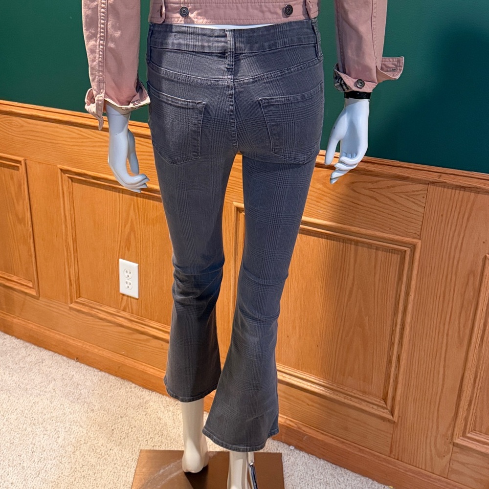 Frame Denim Le Crop High-Rise Mini Boot Crop Jeans. - Picture 3 of 10